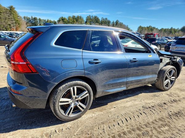 2019 VOLVO XC60 Momentum