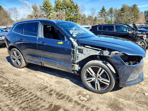 2019 VOLVO XC60 Momentum