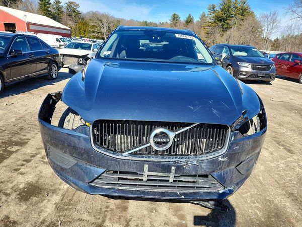 2019 VOLVO XC60 Momentum