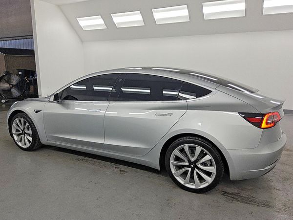 2018 TESLA MODEL 3