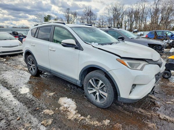 2016 TOYOTA RAV4 Adventure/XLE
