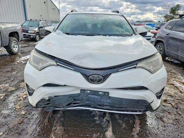 2016 TOYOTA RAV4 Adventure/XLE
