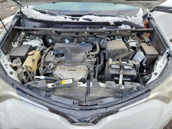 2016 TOYOTA RAV4 Adventure/XLE