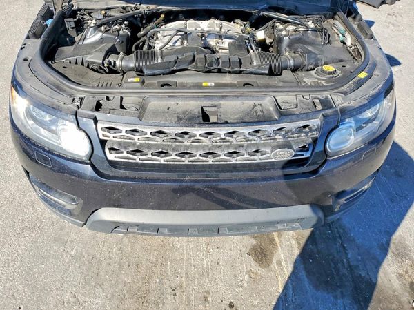 2017 LAND ROVER RANGEROVER HSE — Engine bay