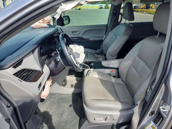 2018 TOYOTA SIENNA