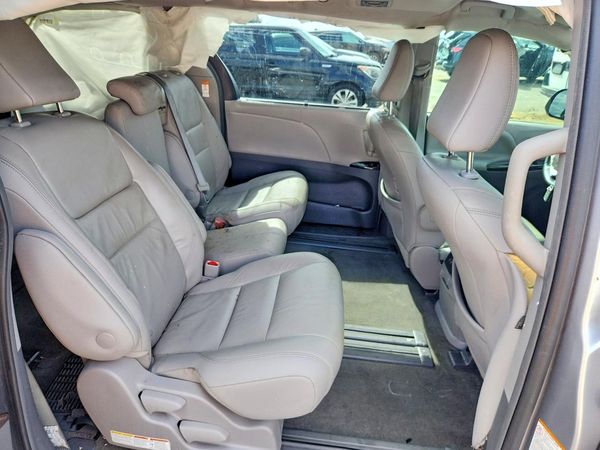 2018 TOYOTA SIENNA
