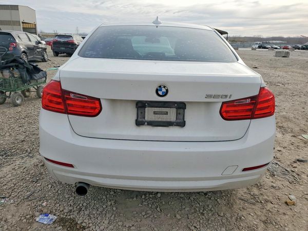 2015 BMW 320