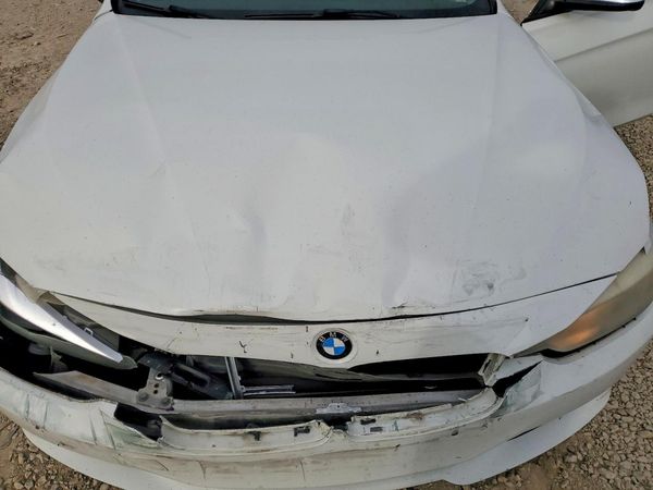 2015 BMW 320