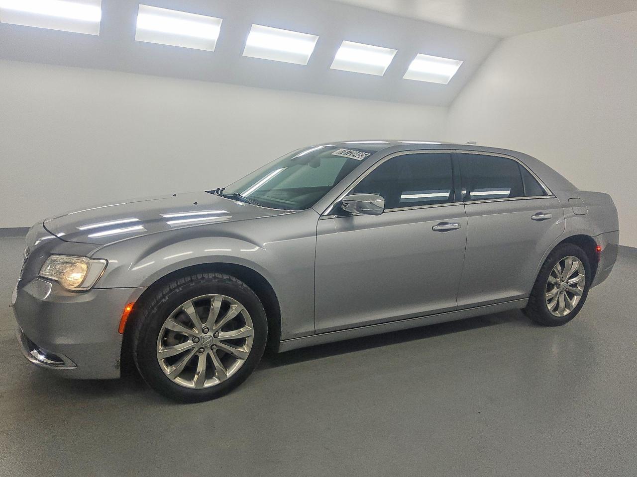 2018 CHRYSLER 300 300 Limited — Front 3/4