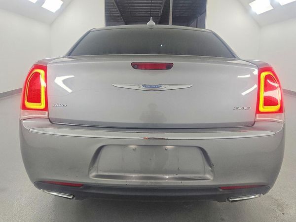 2018 CHRYSLER 300 300 Limited — DIRR