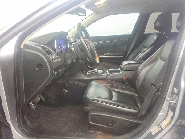 2018 CHRYSLER 300 300 Limited — DENT