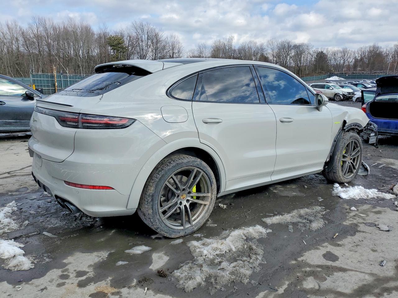 2022 PORSCHE CAYENNE E-Hybrid Coupe