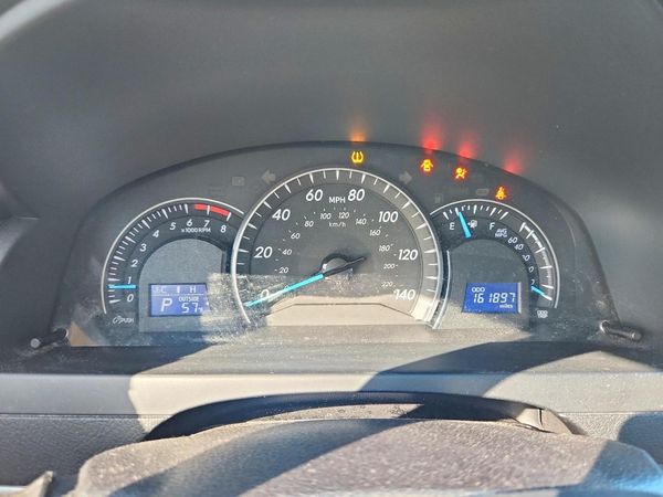 2014 TOYOTA CAMRY