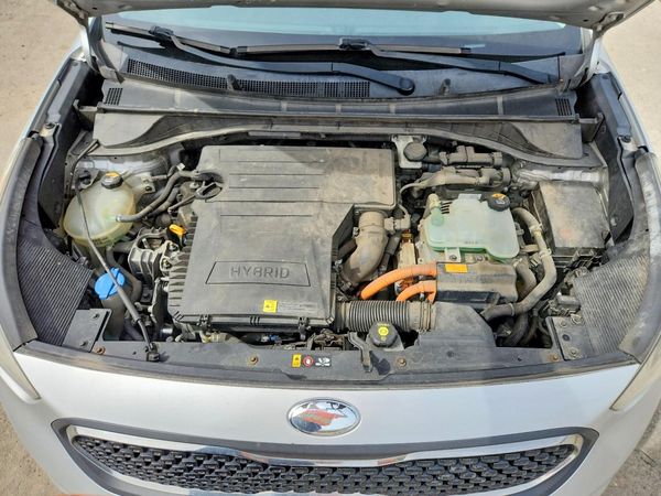 2017 KIA NIRO FE / LX / LX Tech