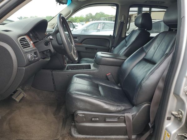 2012 CHEVROLET TAHOE LT — DENT
