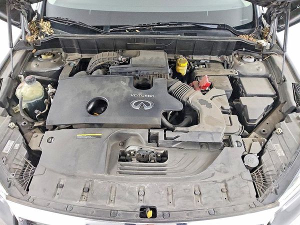 2022 INFINITI QX50 Essential — Engine bay