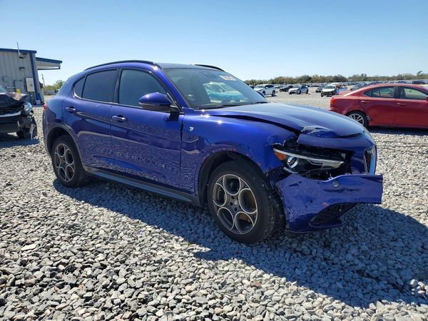 2022 ALFA ROMEO STELVIO TI AWD
