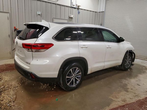 2017 TOYOTA HIGHLANDER SE/XLE