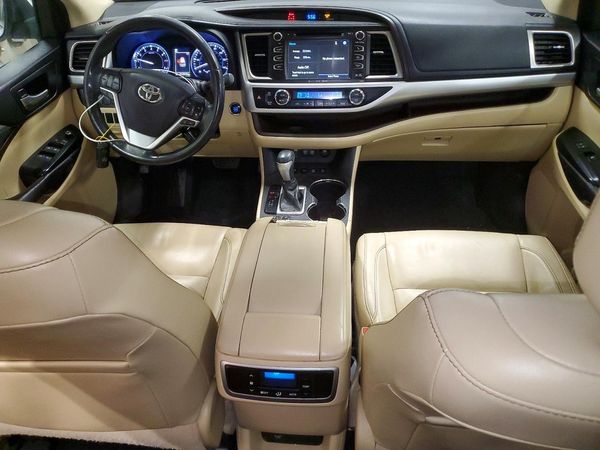 2017 TOYOTA HIGHLANDER SE/XLE