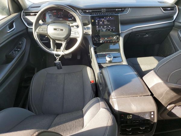 2023 JEEP GRAND CHEROKEE Laredo, Altitude