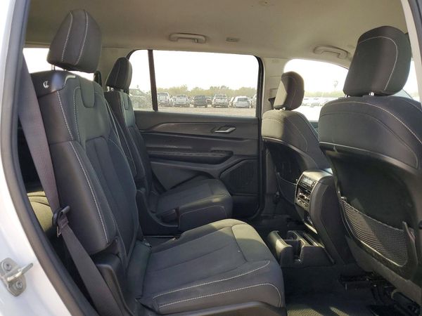 2023 JEEP GRAND CHEROKEE Laredo, Altitude