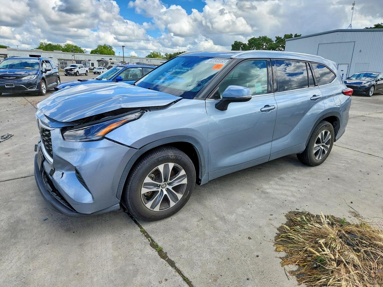 2021 TOYOTA HIGHLANDER XLE Nav