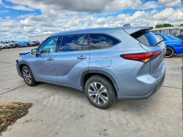 2021 TOYOTA HIGHLANDER XLE Nav