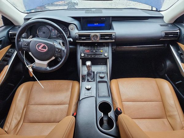 2017 LEXUS IS 300