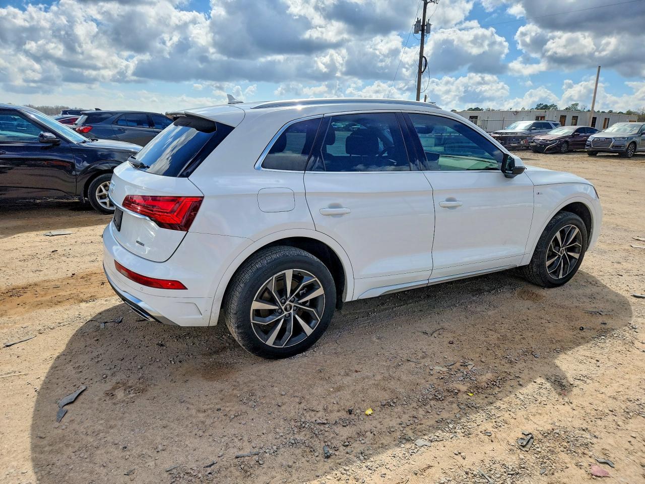 2022 AUDI Q5