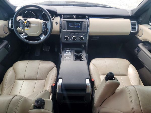 2017 LAND ROVER DISCOVERY SE