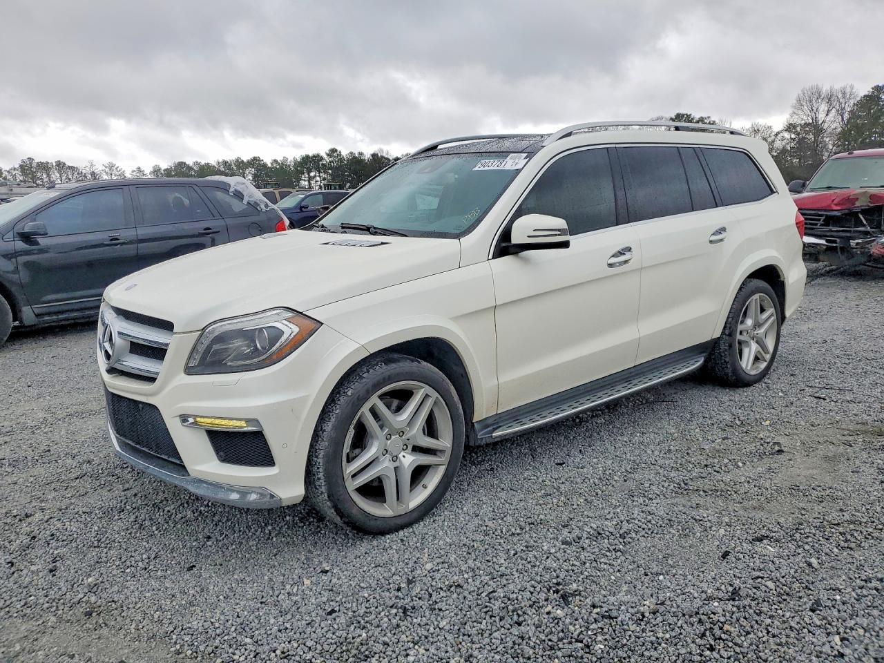 2015 MERCEDES-BENZ GL GL550 4MATIC