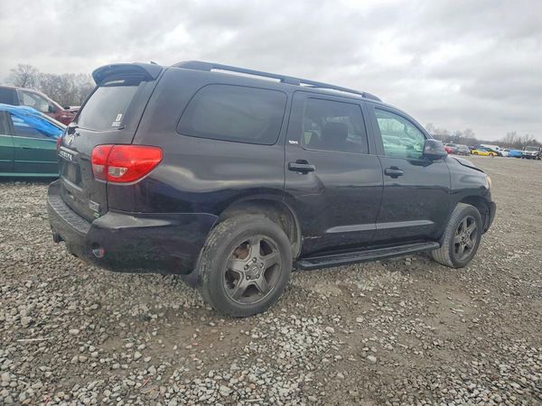 2015 TOYOTA SEQUOIA SR5 Grade
