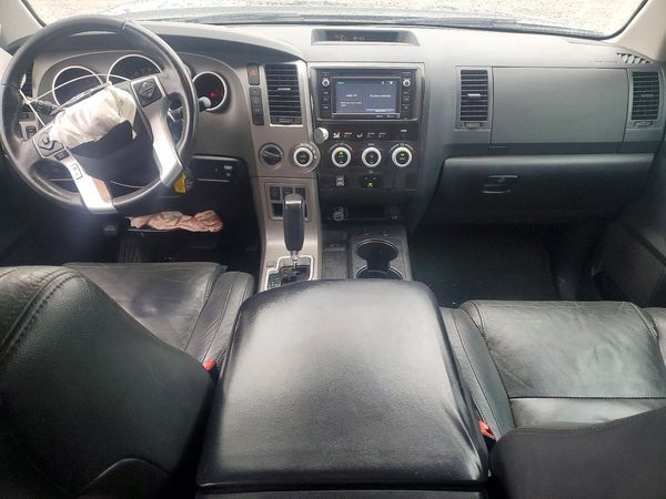 2015 TOYOTA SEQUOIA SR5 Grade