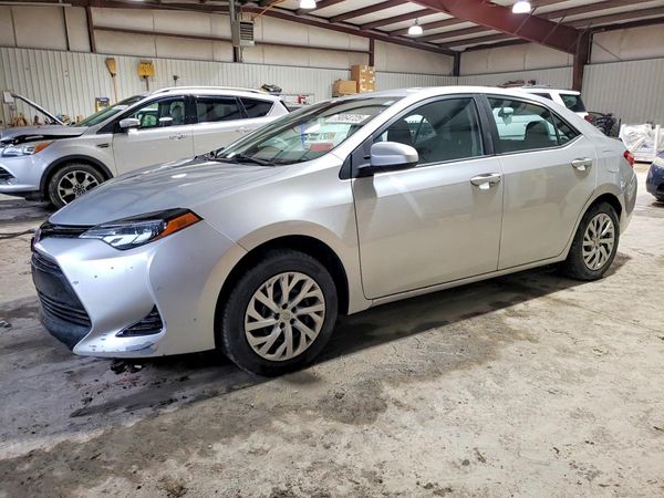 2018 TOYOTA COROLLA L/LE/SE/XLE/XSE — Front 3/4