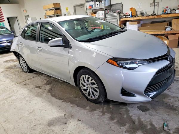 2018 TOYOTA COROLLA L/LE/SE/XLE/XSE — Passenger 3/4