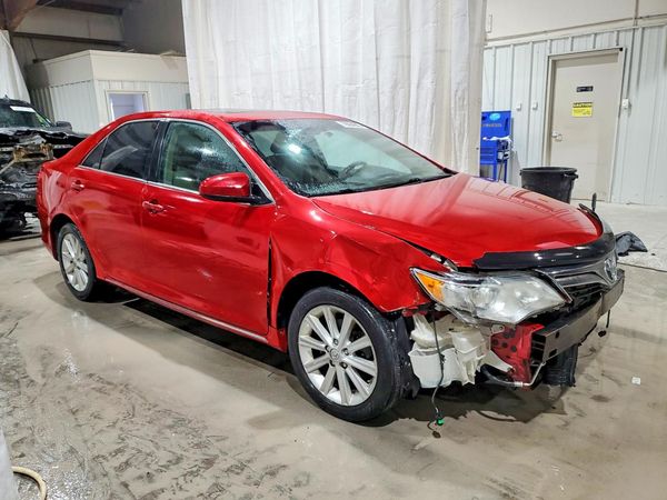 2013 TOYOTA CAMRY