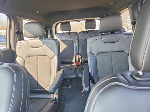 2025 JEEP GRAND CHEROKEE Laredo, Altitude
