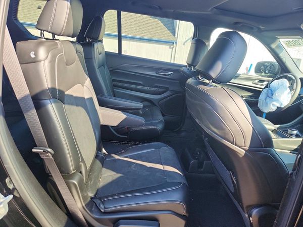 2025 JEEP GRAND CHEROKEE Laredo, Altitude