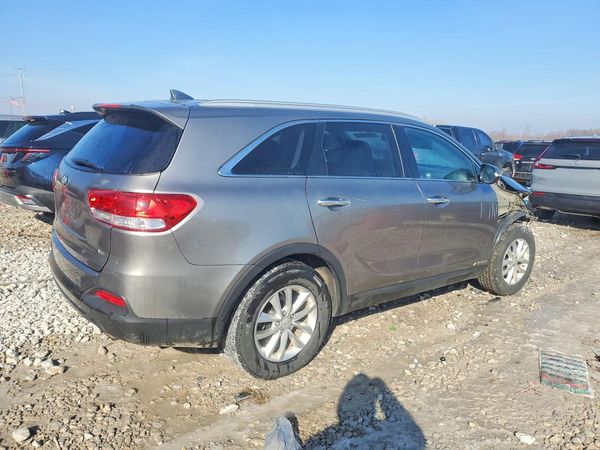 2016 KIA SORENTO L / LX