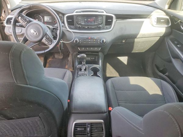 2016 KIA SORENTO L / LX