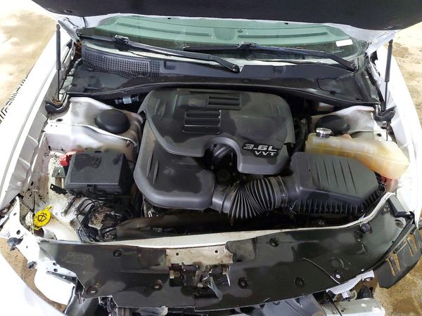 2022 DODGE CHARGER SXT — Engine bay