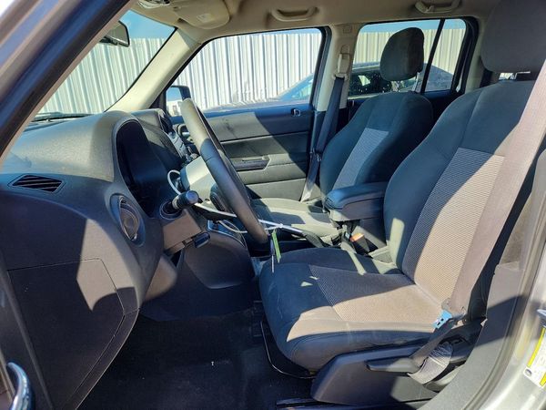 2016 JEEP PATRIOT Latitude — DENT