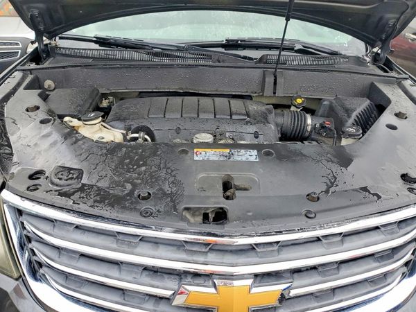 2013 CHEVROLET TRAVERSE 1LT — Engine bay