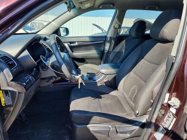 2015 KIA SORENTO GL — DENT
