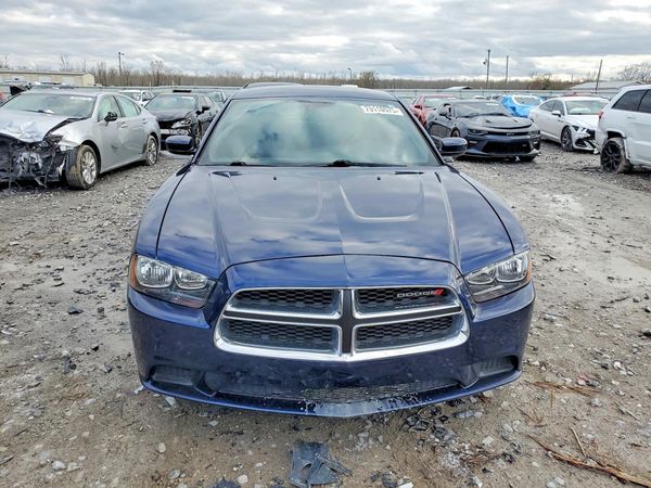 2013 DODGE CHARGER SE RWD