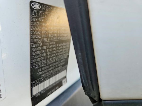 2019 LAND ROVER DISCOVERY SE