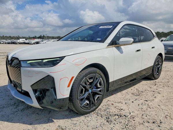 2023 BMW IX xDrive50i