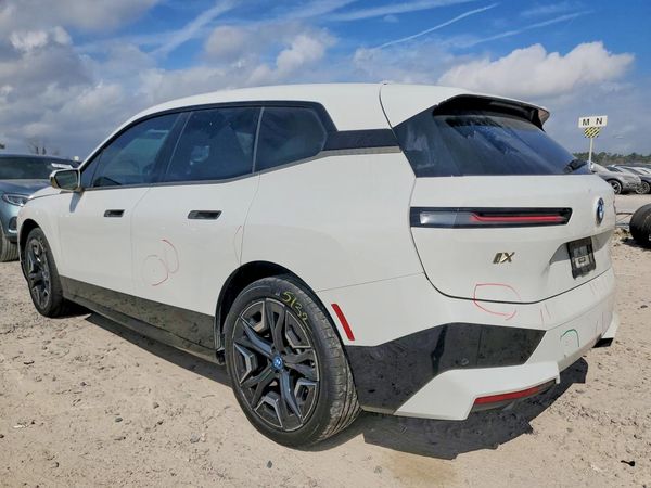 2023 BMW IX xDrive50i