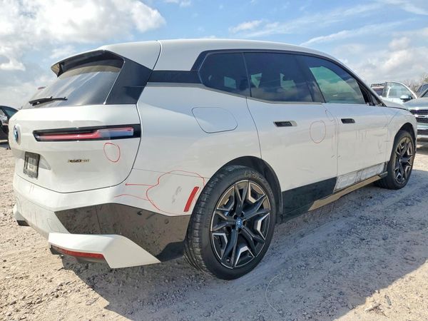 2023 BMW IX xDrive50i
