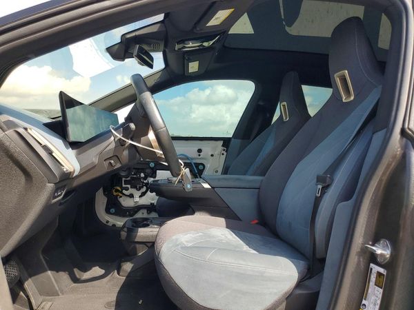 2023 BMW IX xDrive50i